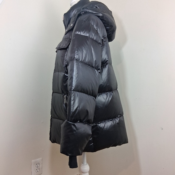 The Very Warm Hooded Down Filled Winter Coat in Black Size Large - Picture 9 of 11
